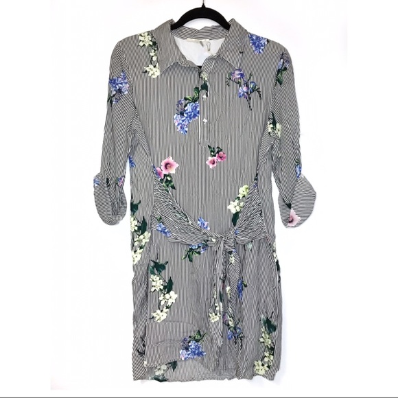 entro Dresses & Skirts - Entro • Striped Floral Print Dress